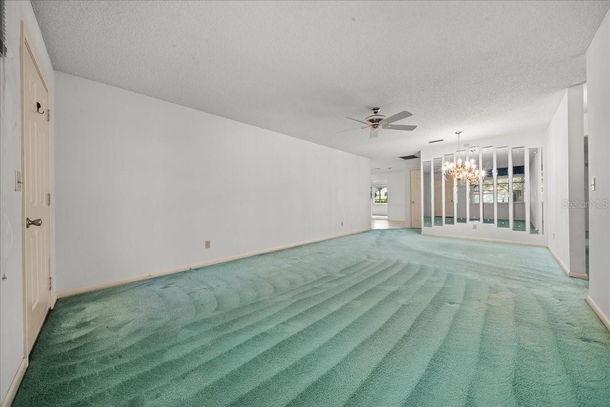 ON TOP OF THE WORLD - Residential