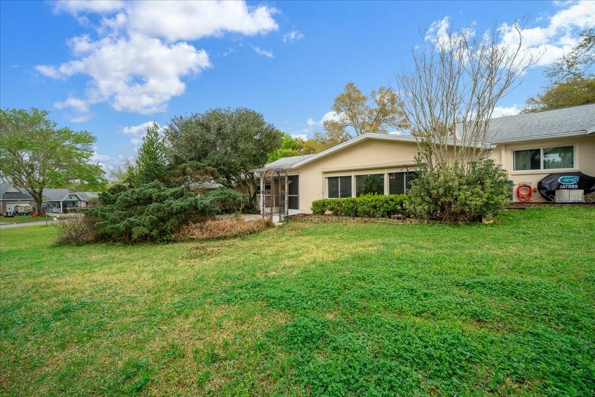 ON TOP OF THE WORLD - Residential