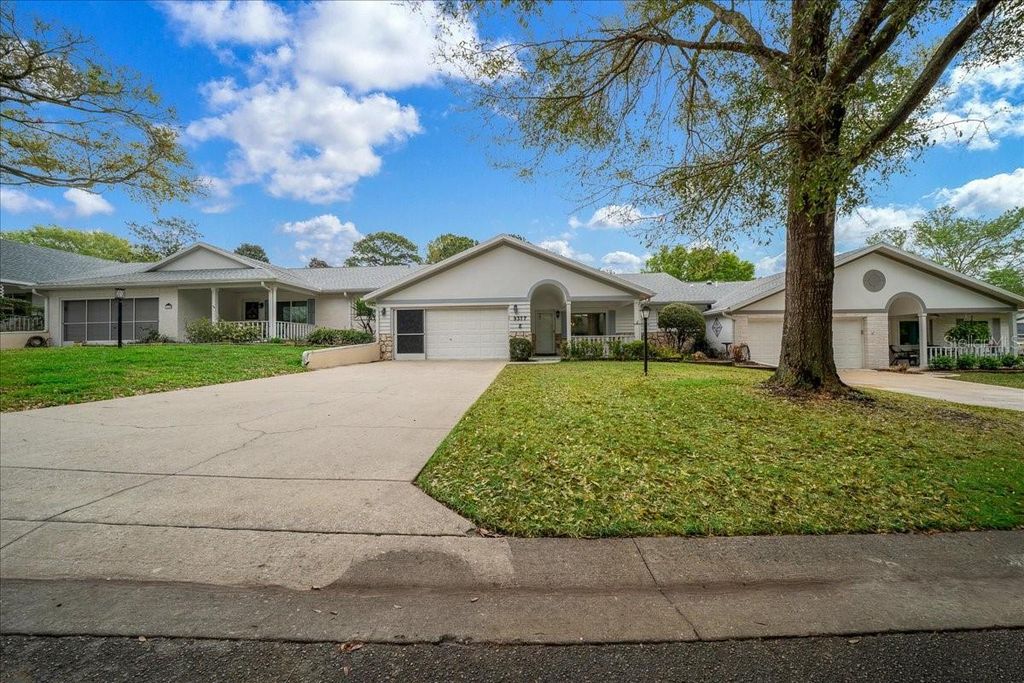 Photo of 9377 SW 90th Court #E, Ocala, FL 34481 (MLS # OM721029)