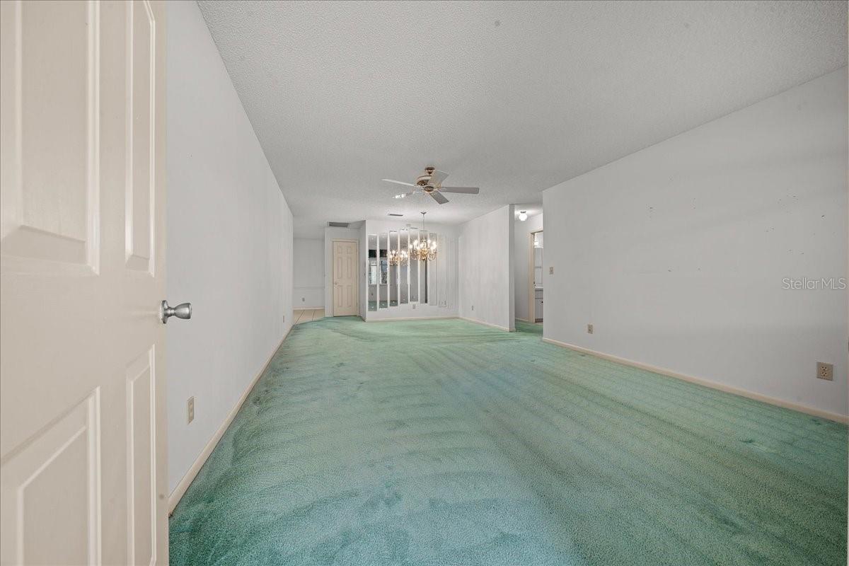 ON TOP OF THE WORLD - Residential