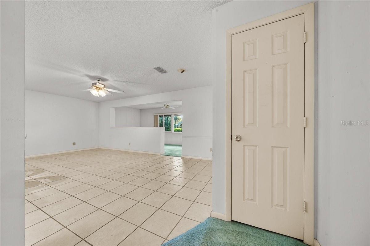 ON TOP OF THE WORLD - Residential