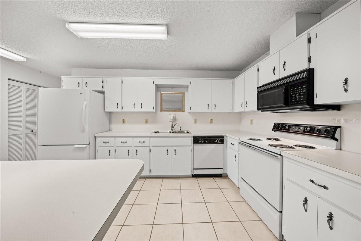 ON TOP OF THE WORLD - Residential