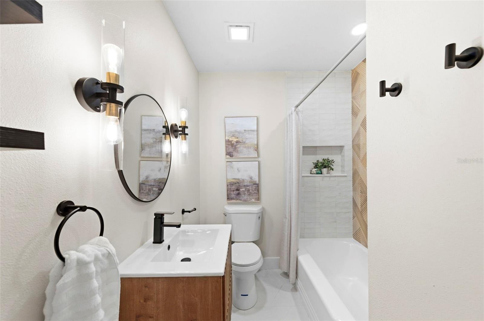 NORTH RIDGE PARK - Residential