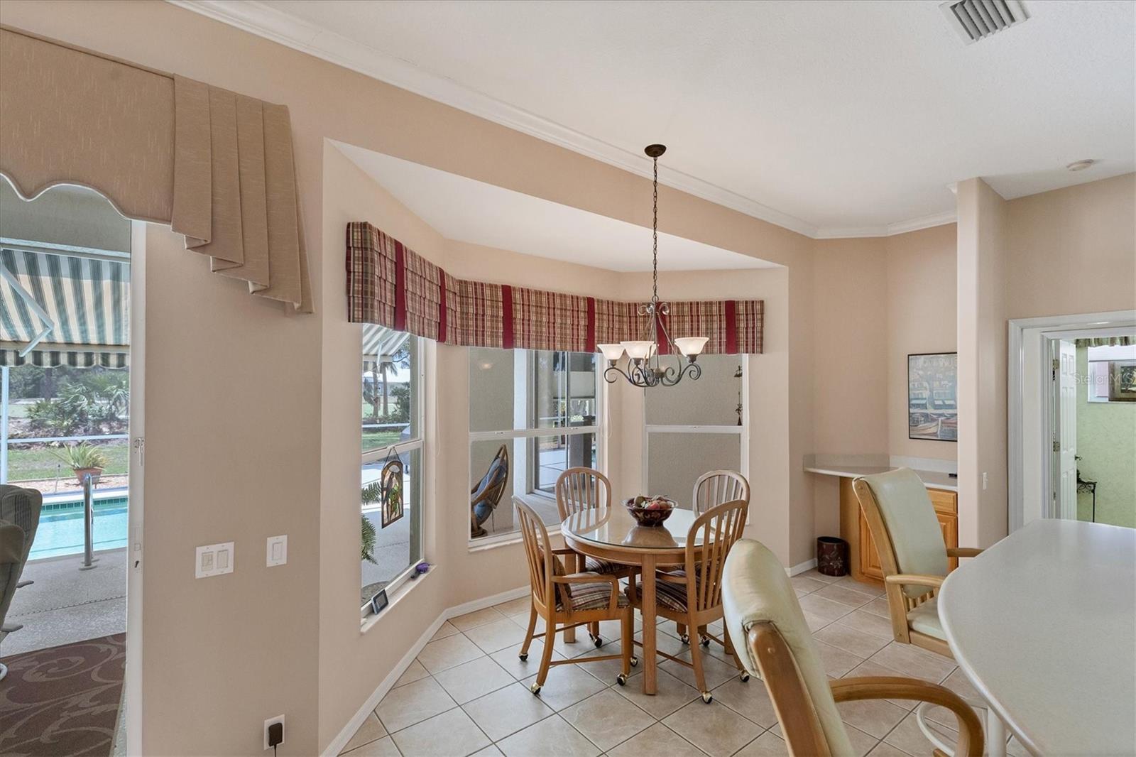 PELICAN POINTE GOLF & COUNTRY CLUB - Residential