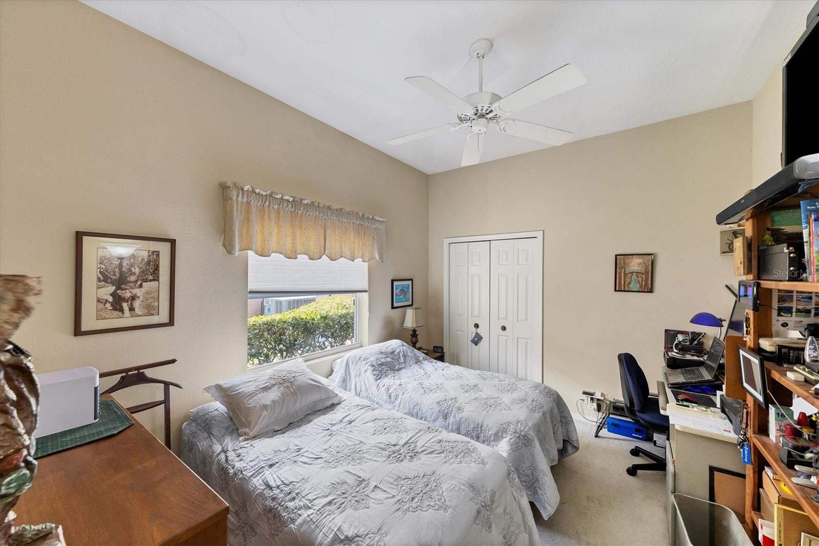 PELICAN POINTE GOLF & COUNTRY CLUB - Residential