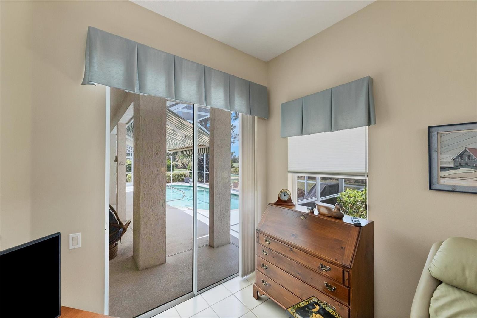 PELICAN POINTE GOLF & COUNTRY CLUB - Residential