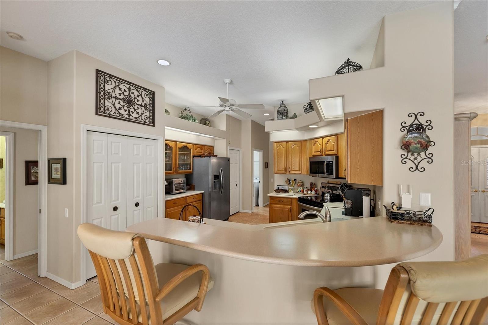 PELICAN POINTE GOLF & COUNTRY CLUB - Residential