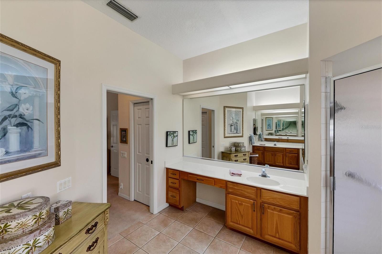 PELICAN POINTE GOLF & COUNTRY CLUB - Residential