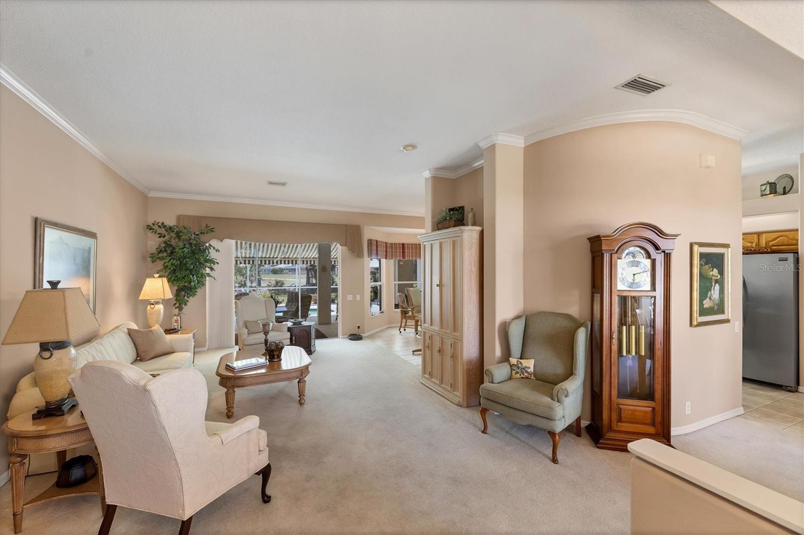 PELICAN POINTE GOLF & COUNTRY CLUB - Residential