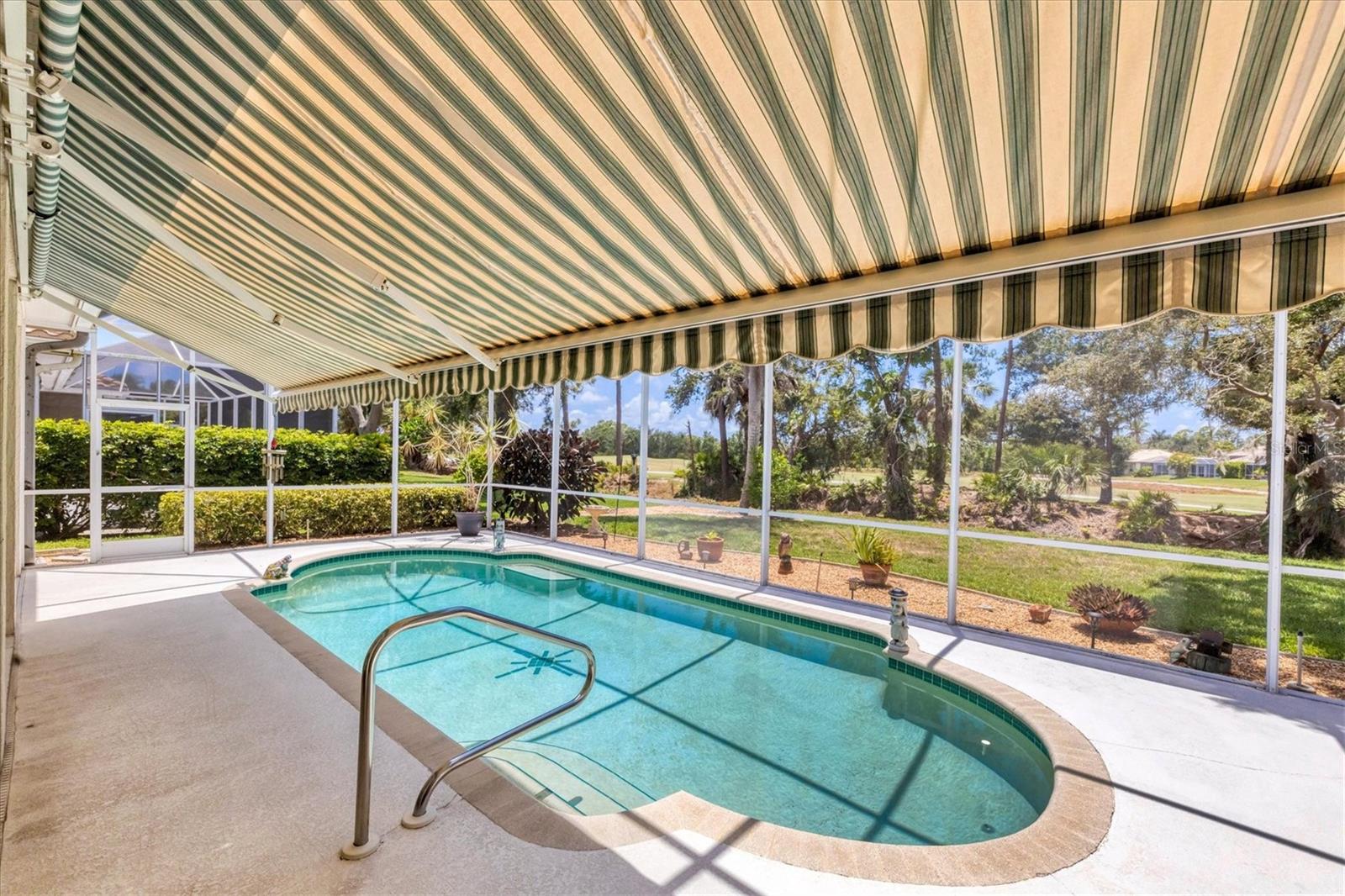 PELICAN POINTE GOLF & COUNTRY CLUB - Residential