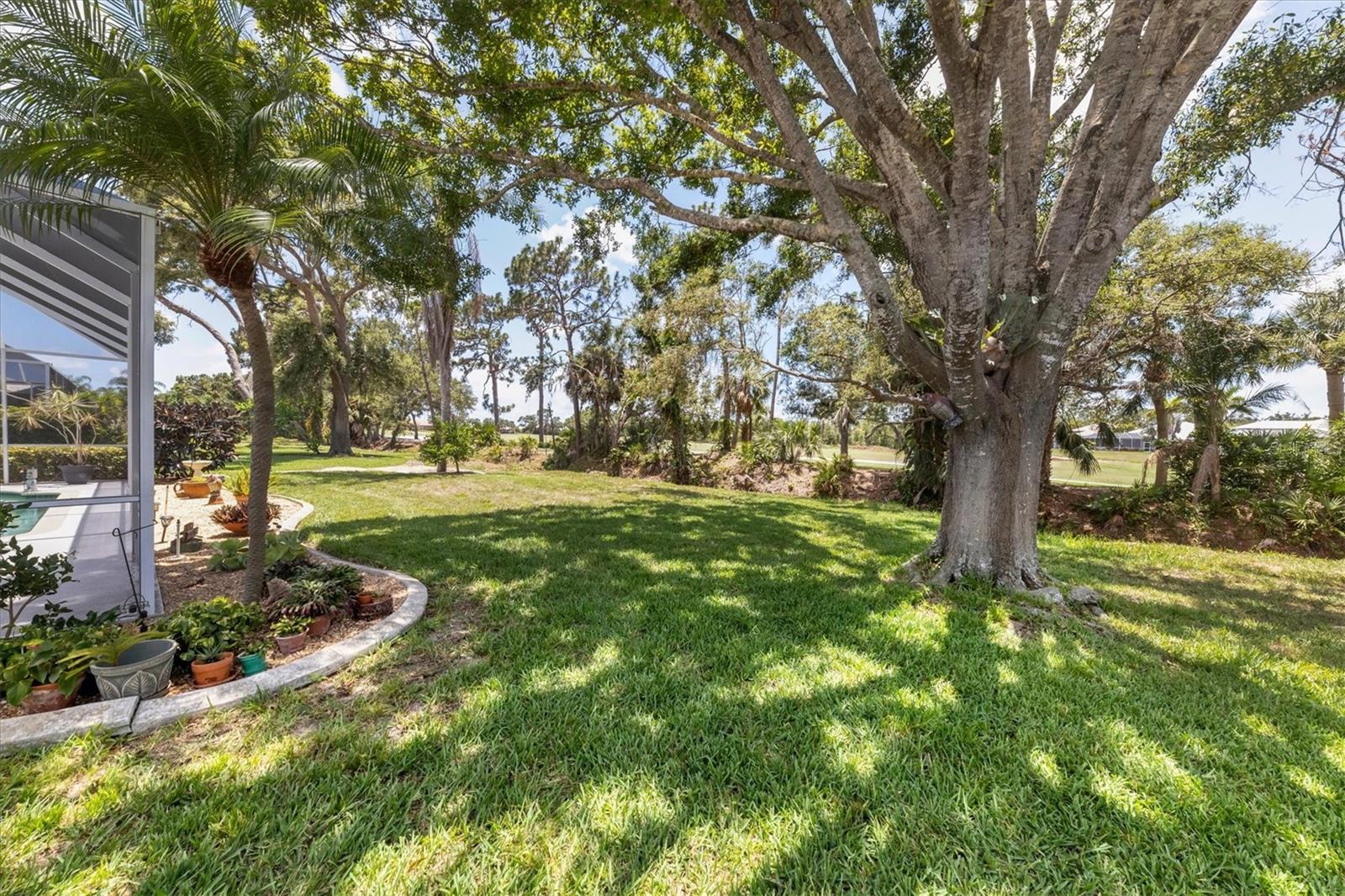 PELICAN POINTE GOLF & COUNTRY CLUB - Residential