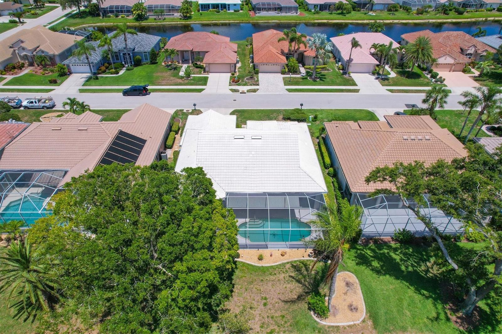 PELICAN POINTE GOLF & COUNTRY CLUB - Residential