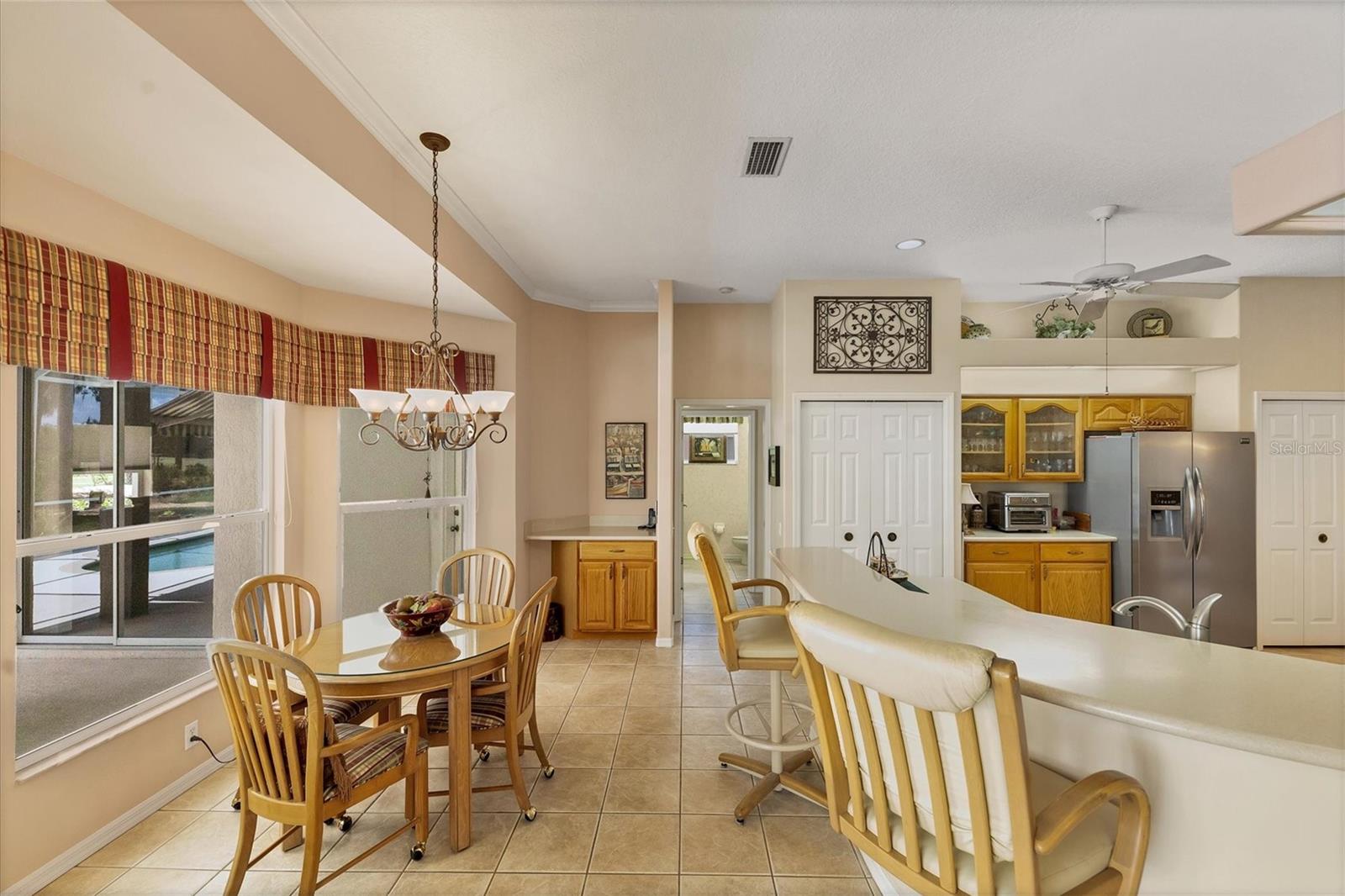 PELICAN POINTE GOLF & COUNTRY CLUB - Residential