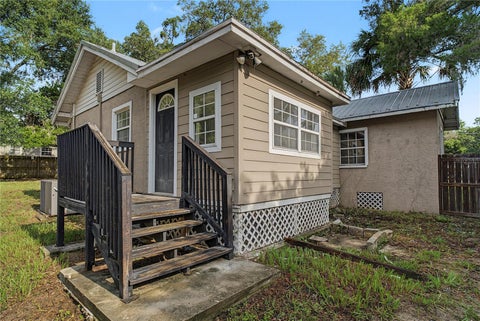 Tiny photo for 205 E Fountain Street, Fruitland Park, FL 34731 (MLS # O6429783)