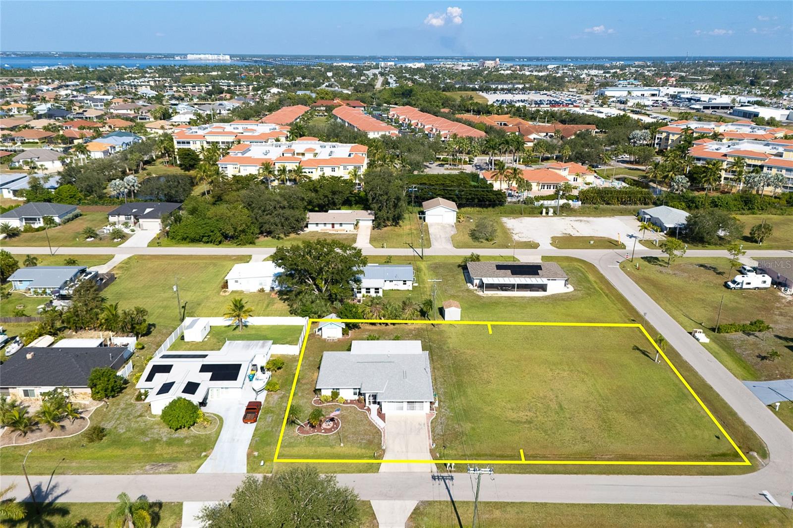 CHARLOTTE PARK - Residential