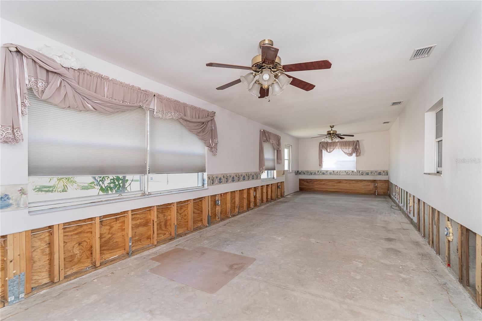 CHARLOTTE PARK - Residential