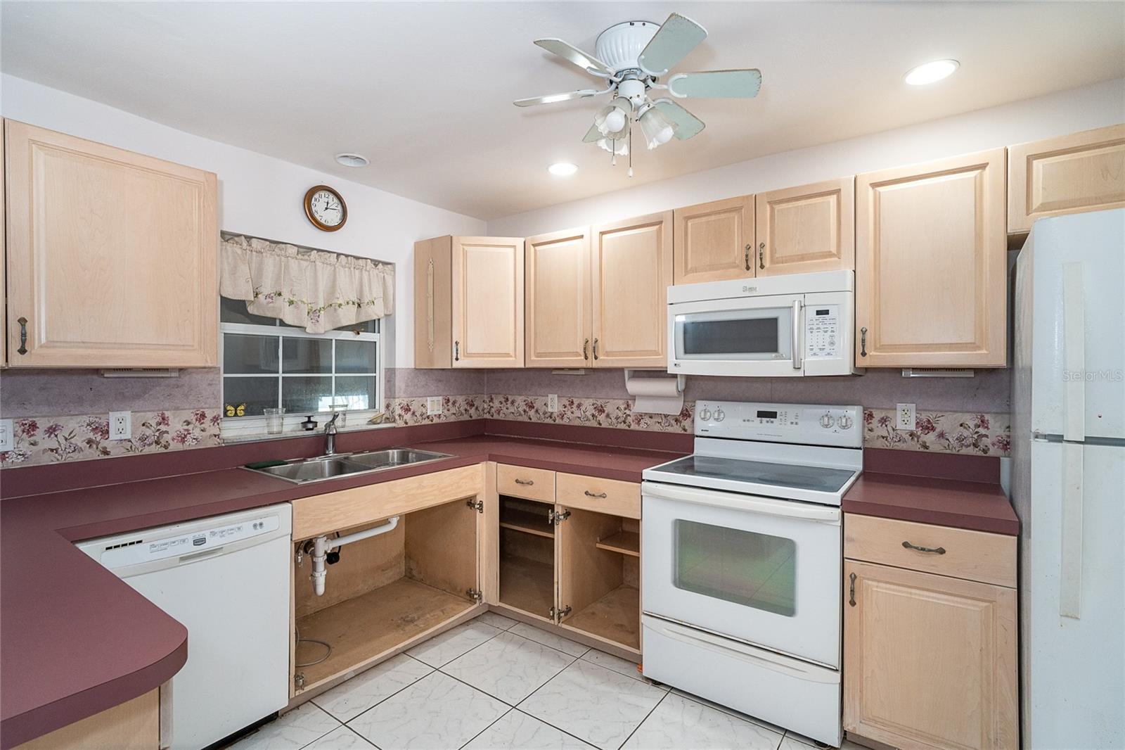 CHARLOTTE PARK - Residential