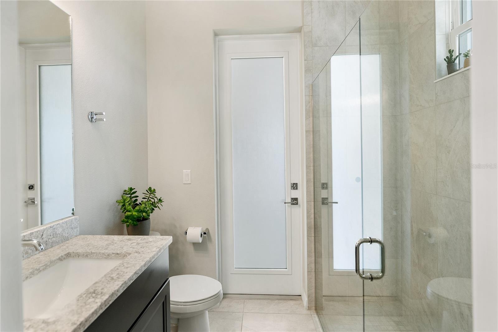 HAMPTON LAKES - Residential