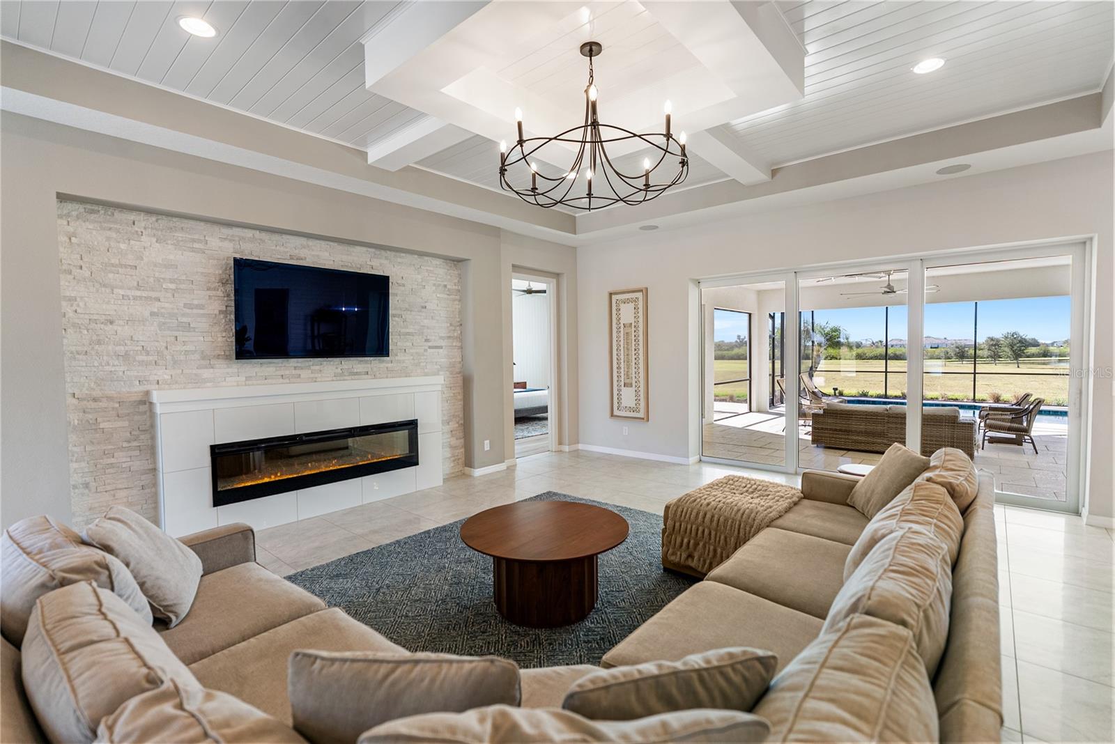 HAMPTON LAKES - Residential