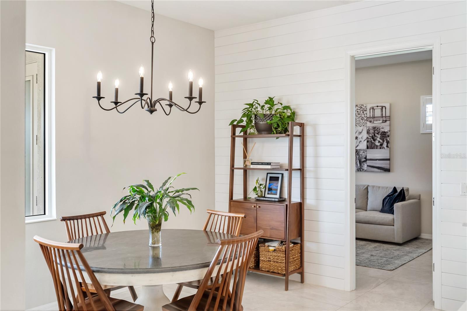 HAMPTON LAKES - Residential