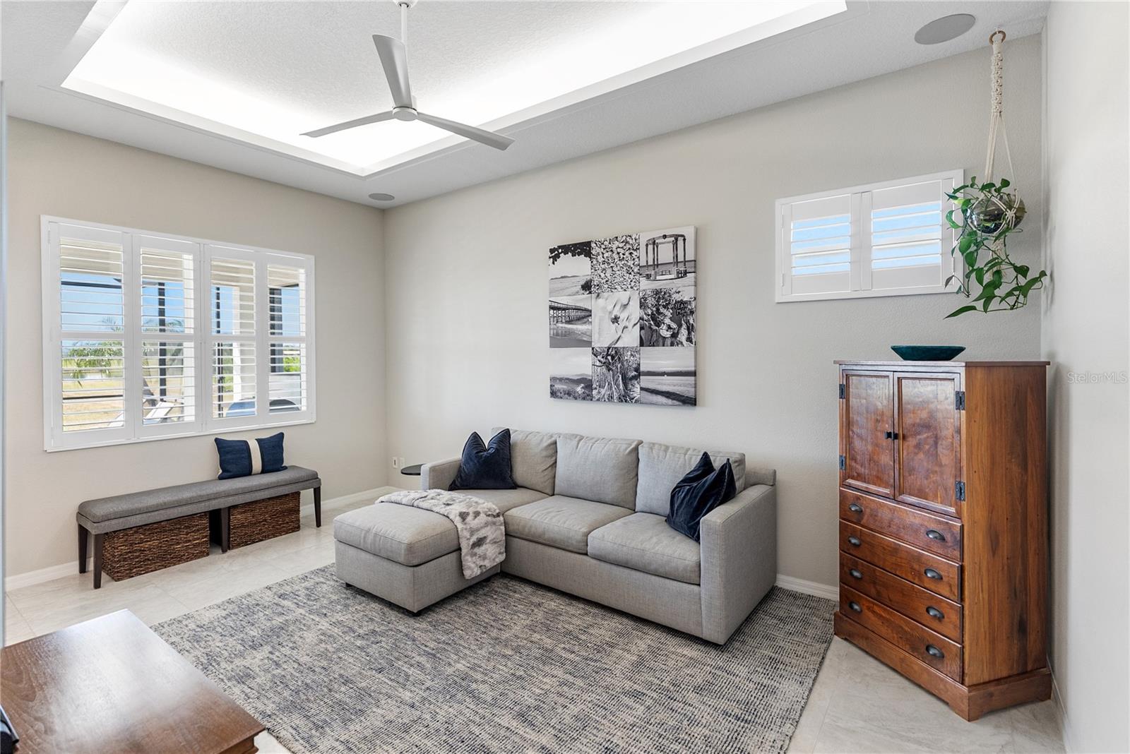 HAMPTON LAKES - Residential