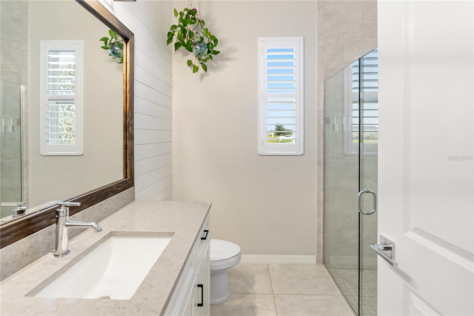 HAMPTON LAKES - Residential