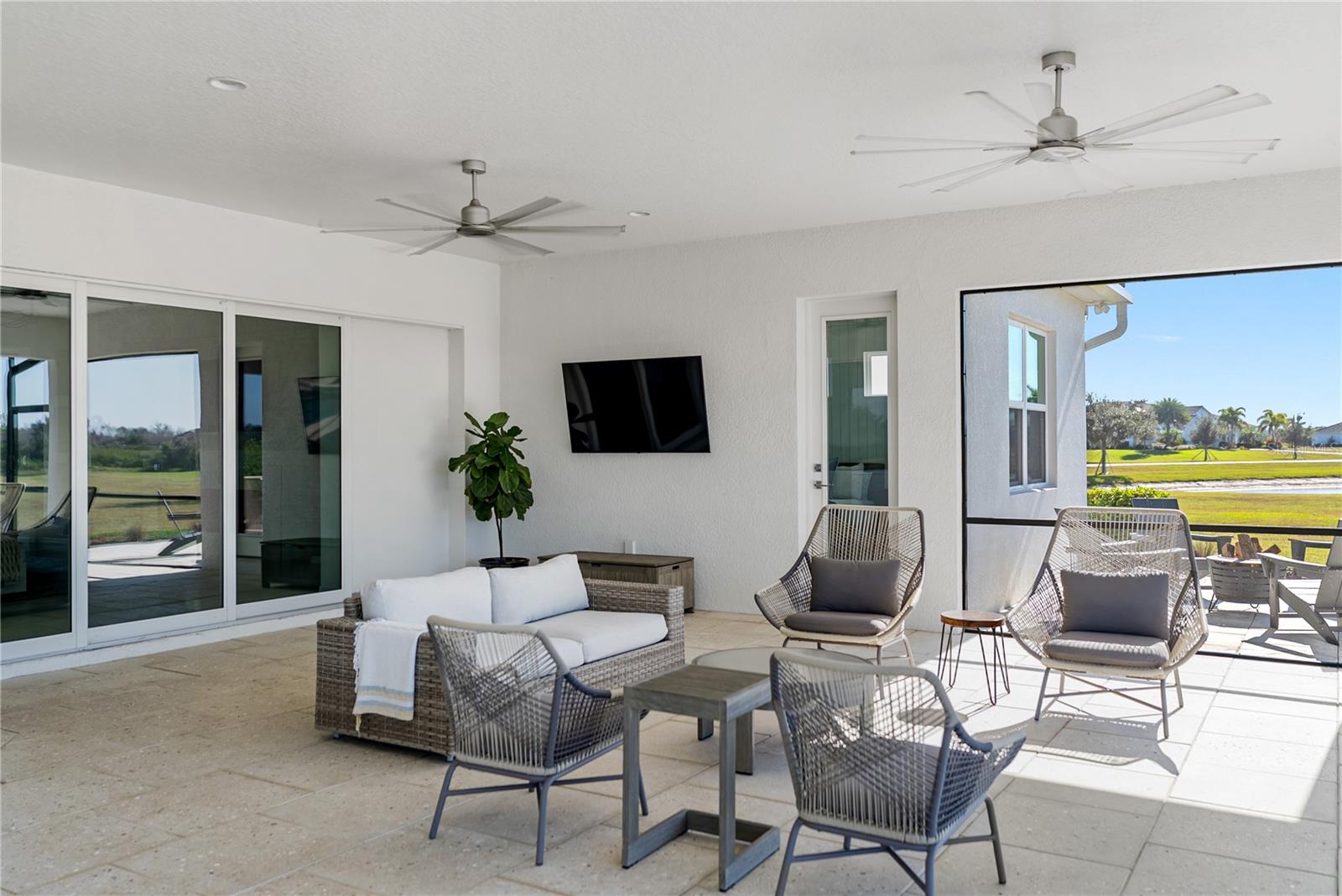 HAMPTON LAKES - Residential