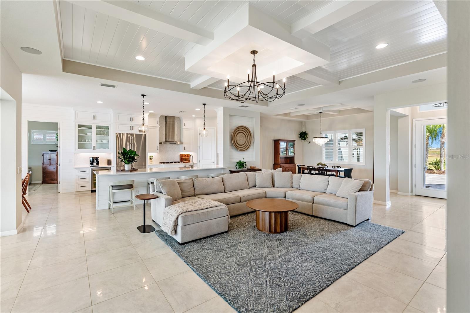 HAMPTON LAKES - Residential