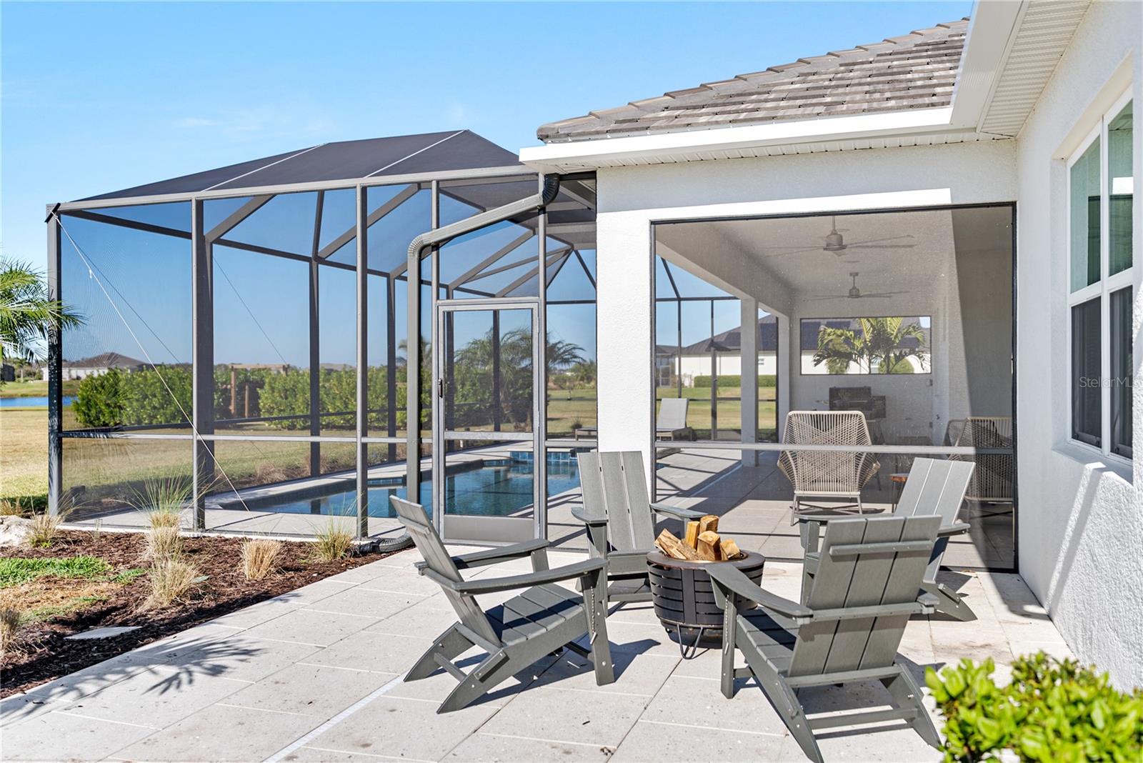 HAMPTON LAKES - Residential