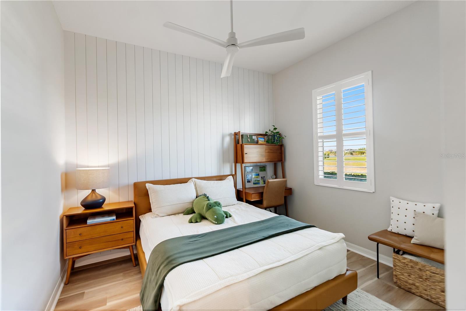 HAMPTON LAKES - Residential