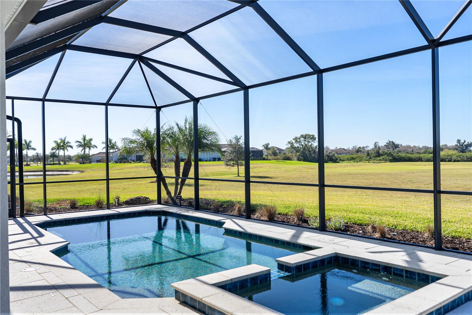 HAMPTON LAKES - Residential