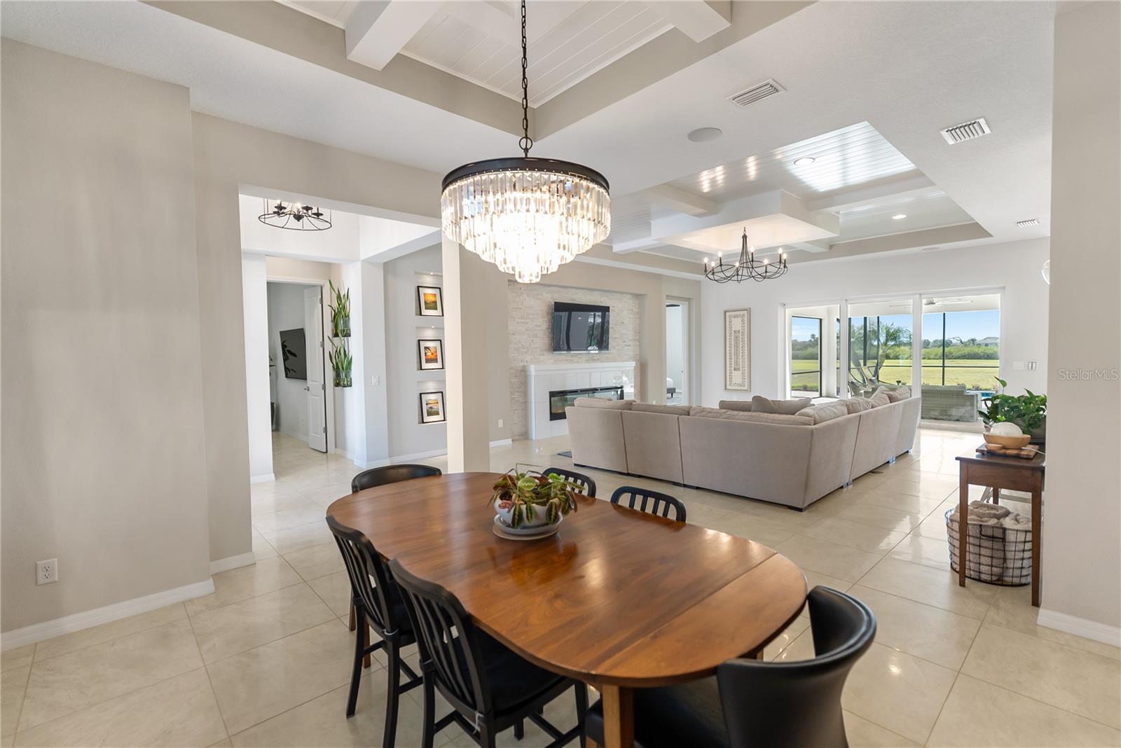 HAMPTON LAKES - Residential