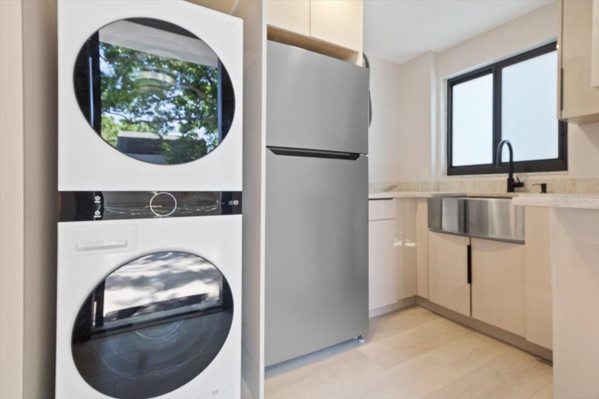 LINCOLN TERRACE - Residential