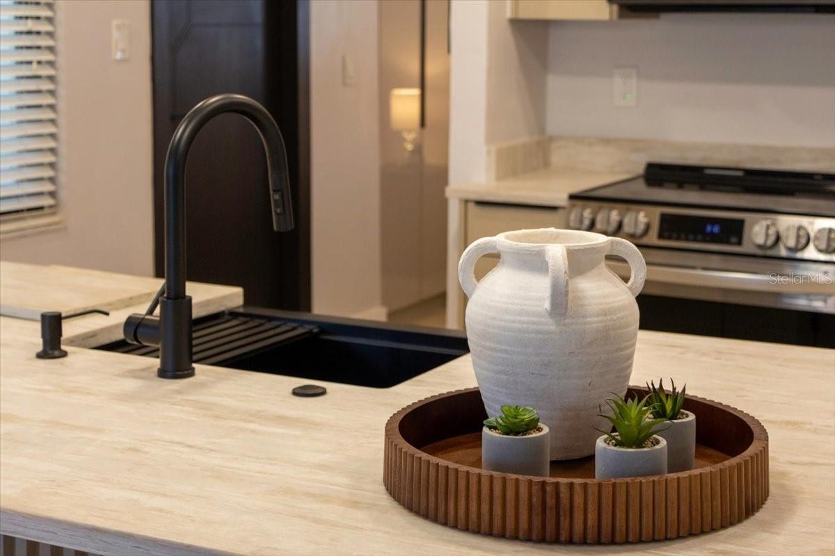 LINCOLN TERRACE - Residential