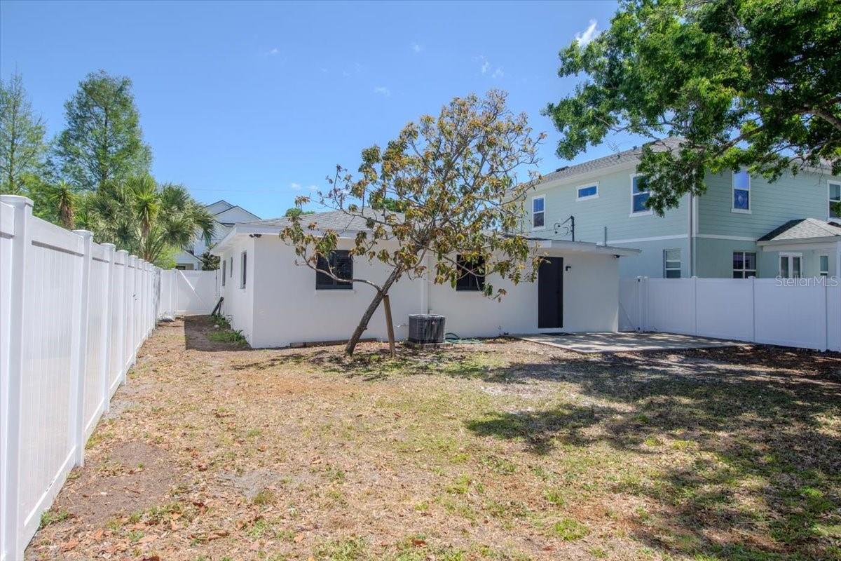 LINCOLN TERRACE - Residential