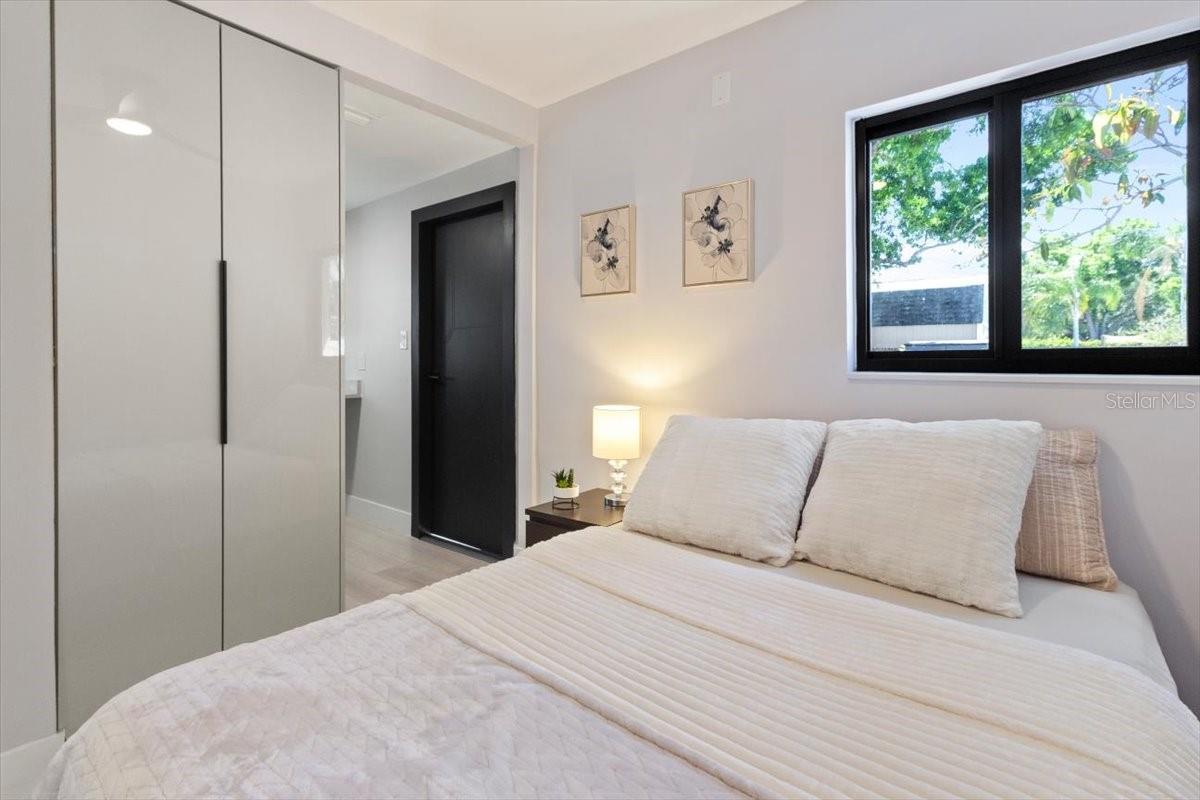 LINCOLN TERRACE - Residential