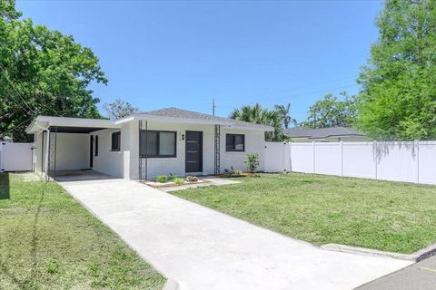 Photo of 312 N Lincoln Ave, Tampa, FL 33609 (MLS # TB8495502)