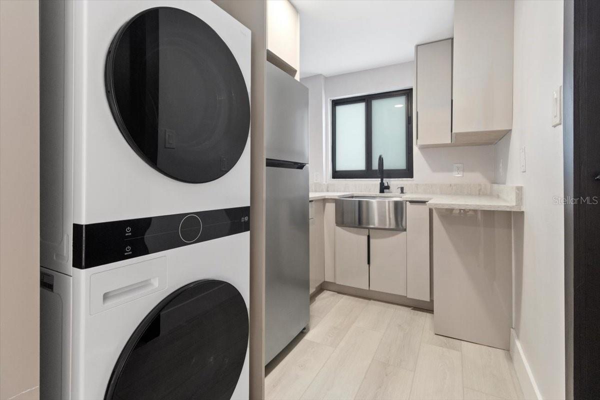 LINCOLN TERRACE - Residential