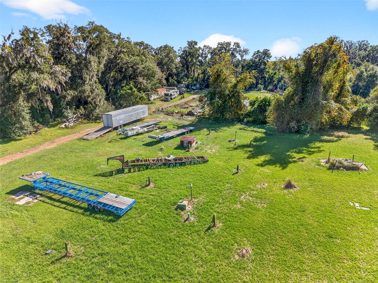 NORTH BELLEVIEW MOBILE HOME PARK - Land