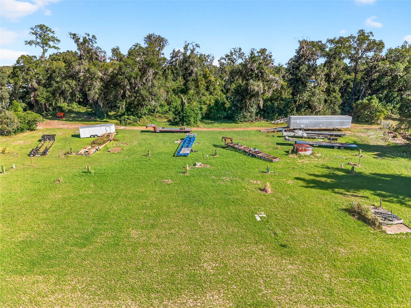 NORTH BELLEVIEW MOBILE HOME PARK - Land