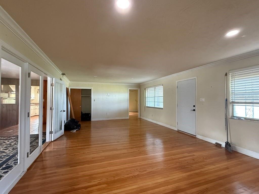 5018 RIVERSIDE DRIVE