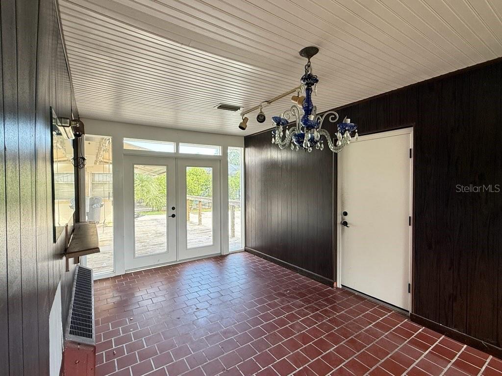 NORWOOD - Residential