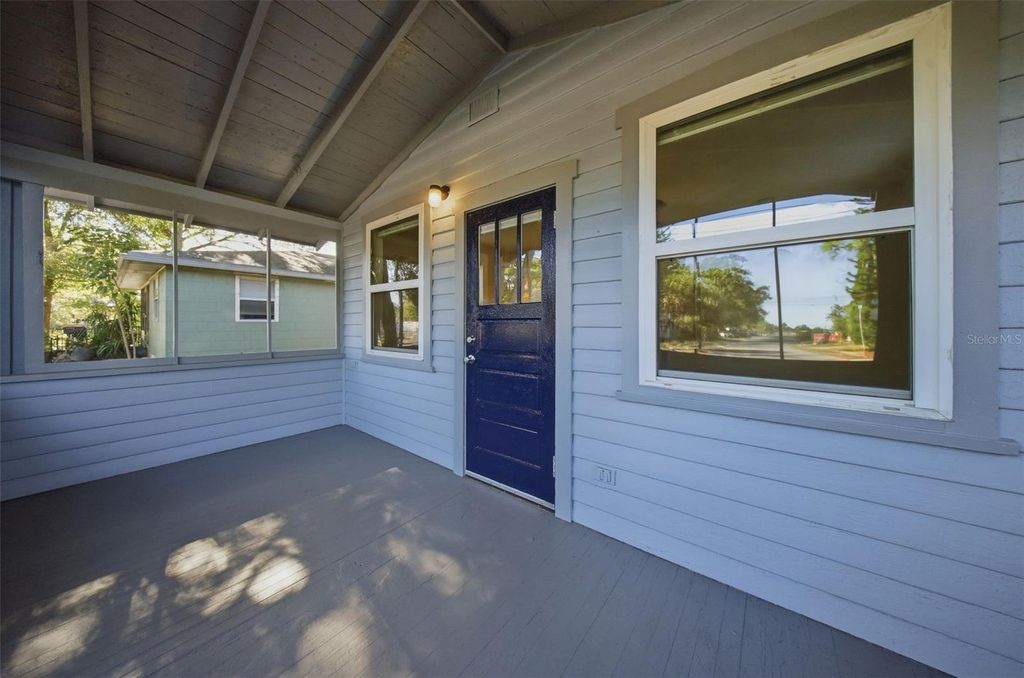 Photo of 2010 30th Ave North Avenue N, St Petersburg, FL 33713 (MLS # TB8497346)