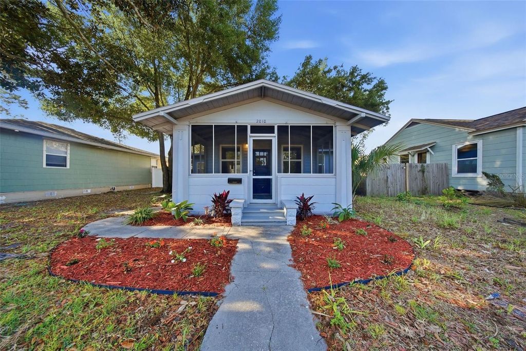 Photo of 2010 30th Ave North Avenue N, St Petersburg, FL 33713 (MLS # TB8497346)