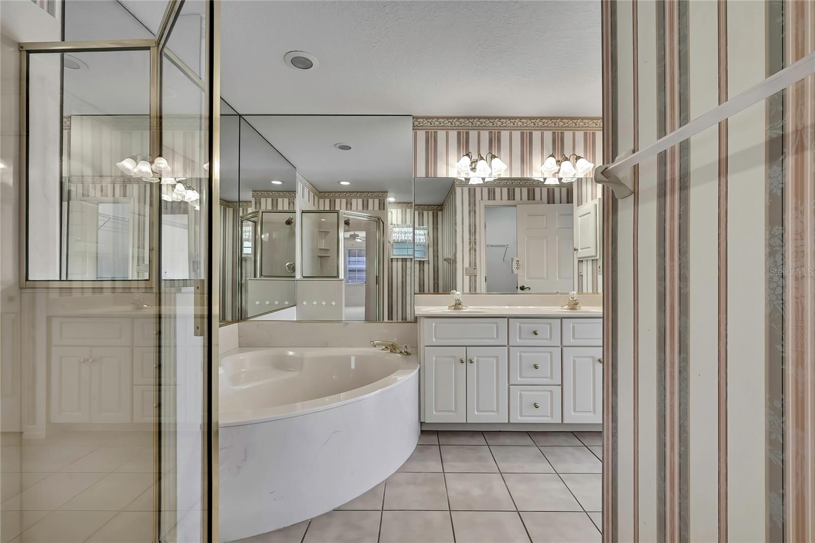 RAINBOW SPGS COUNTRY CLUB ESTATE - Residential