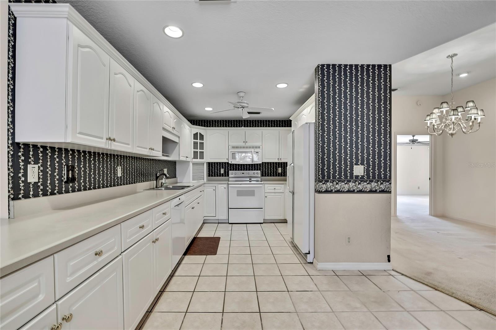 RAINBOW SPGS COUNTRY CLUB ESTATE - Residential