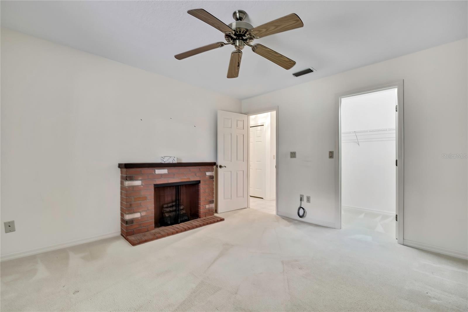 RAINBOW SPGS COUNTRY CLUB ESTATE - Residential