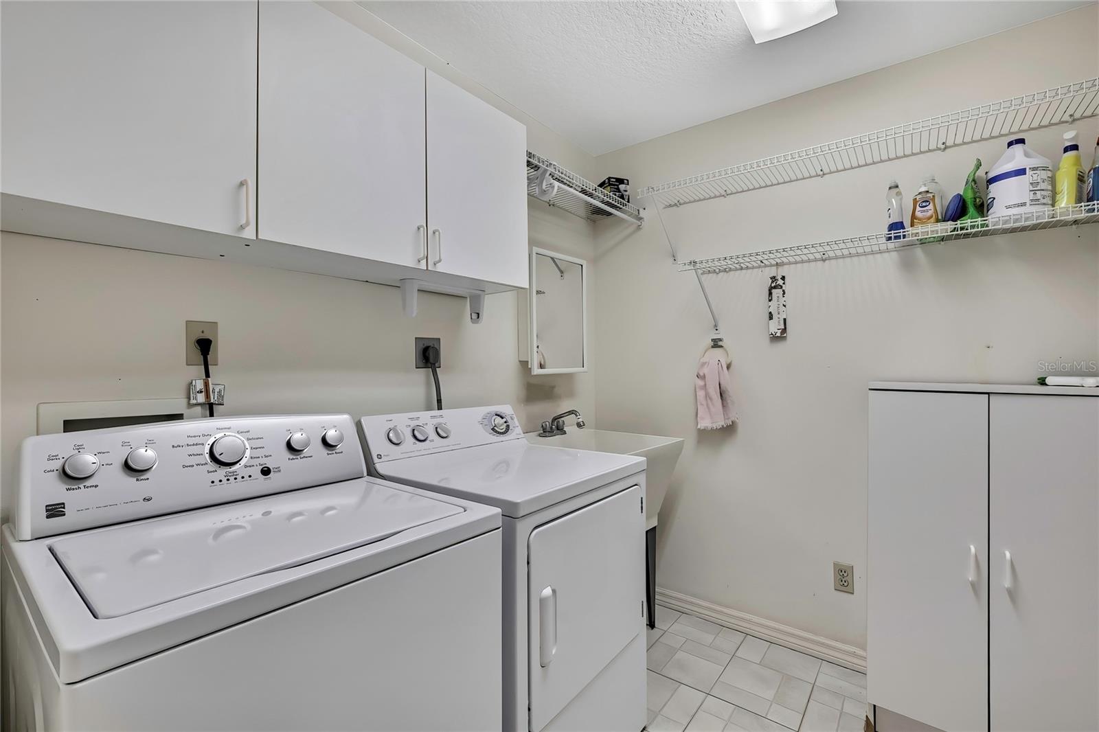 RAINBOW SPGS COUNTRY CLUB ESTATE - Residential