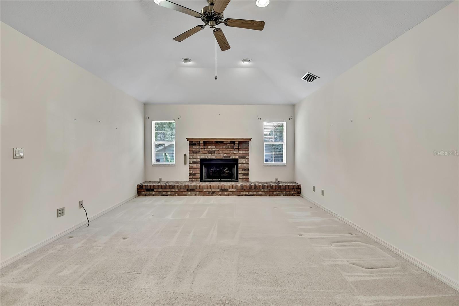 RAINBOW SPGS COUNTRY CLUB ESTATE - Residential