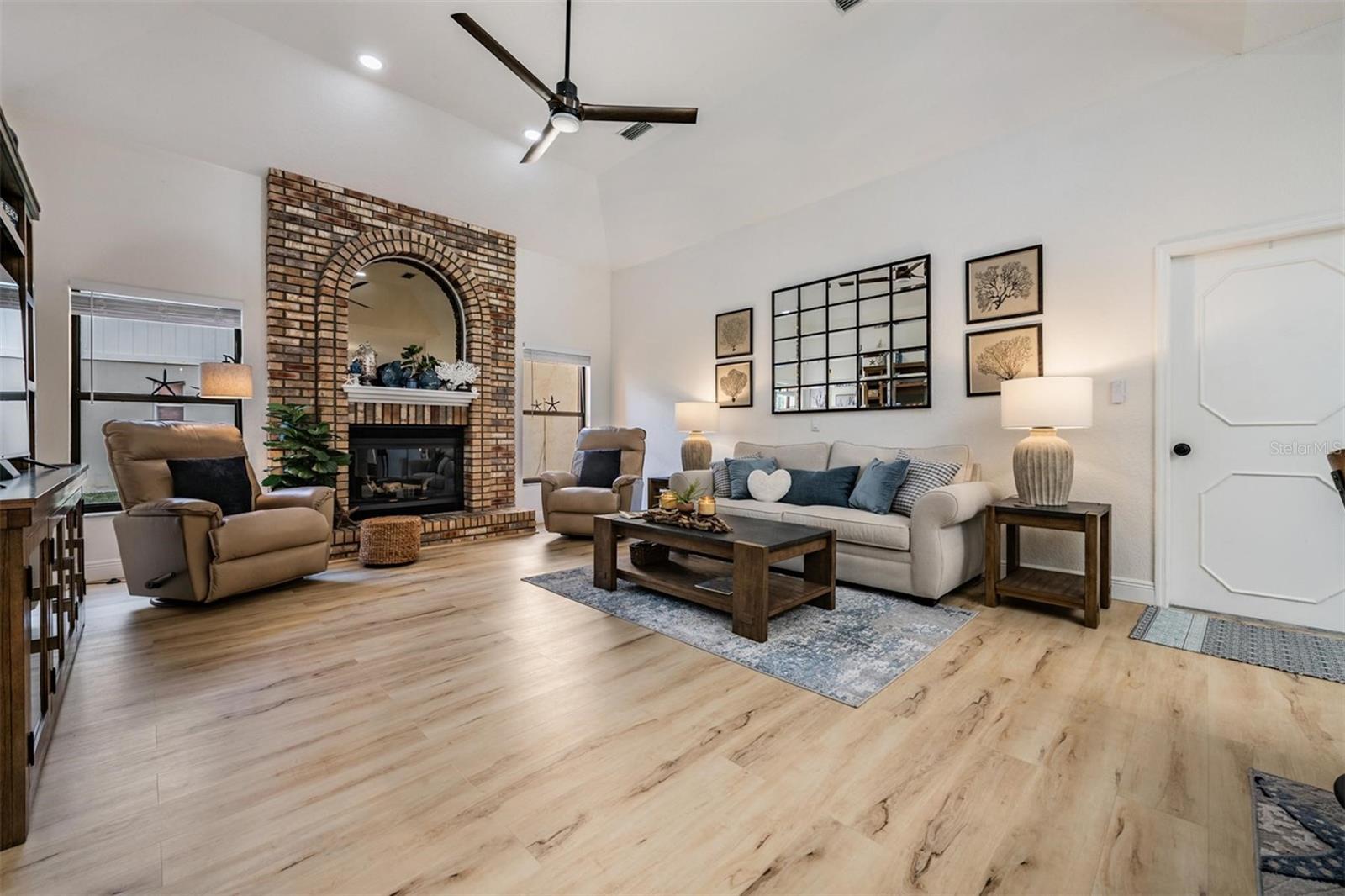 WYNDHAM LAKE SUB PH ONE - Residential